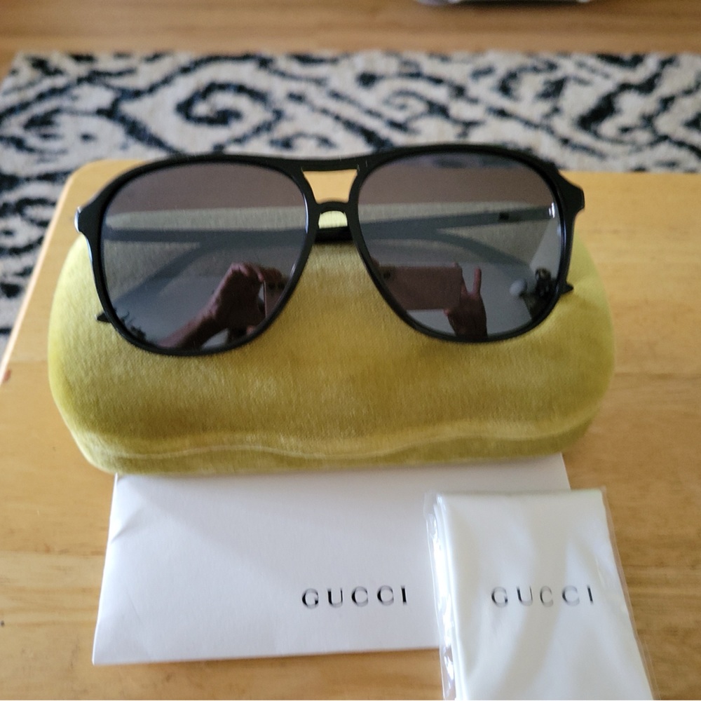 GUCCI  SUNGLASSES unisex